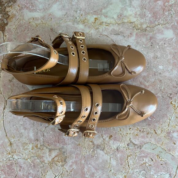 Cider Tan Gold Strappy Grommet Mary Jane Flats Womens 41 NWT - Picture 13 of 14